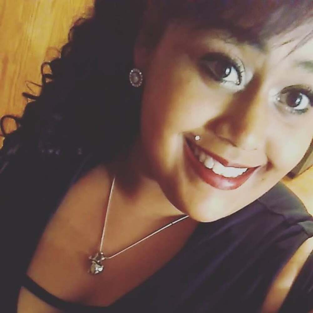 Meet your Posher, Desiree